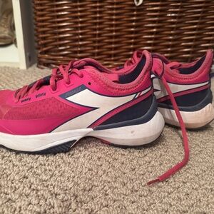 Diadora Women's Pink and White Tennis Shoes